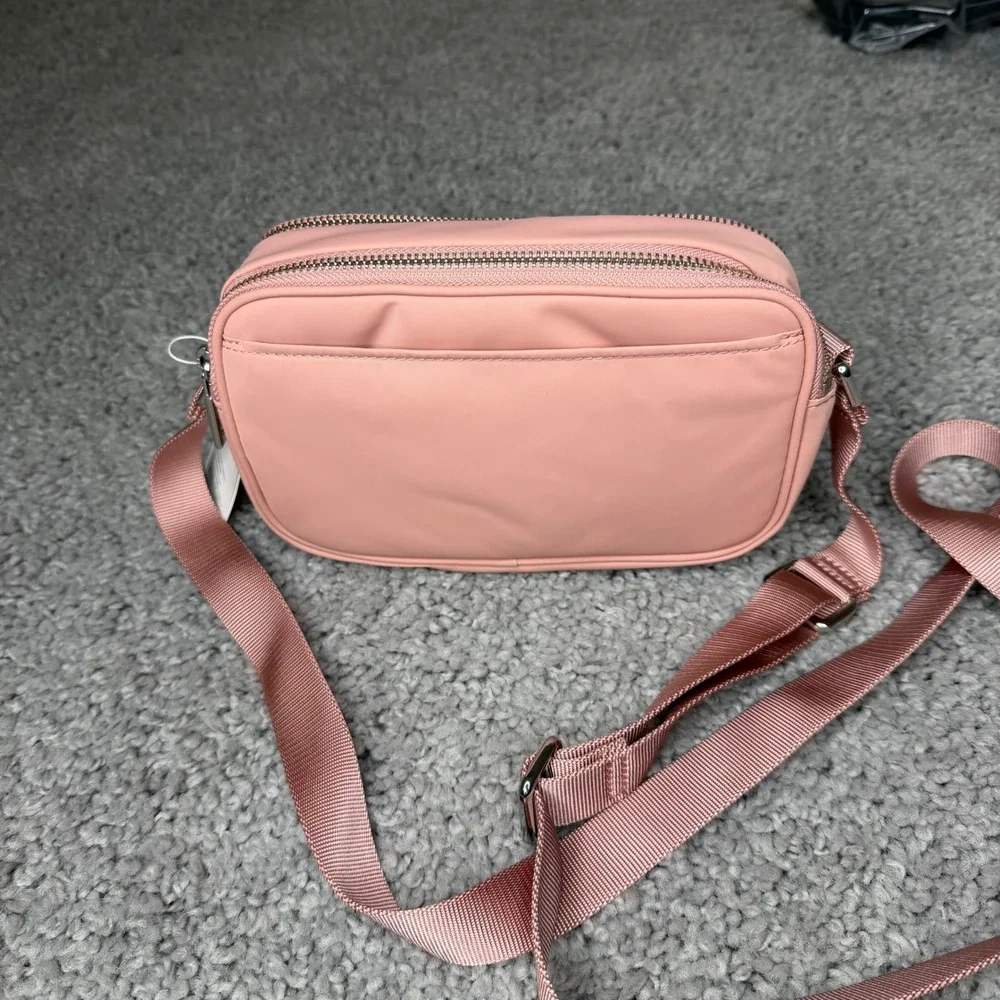 Lululemon Crossbody Camera Bag Pink Peony 2L Water Repellent LW9DT3S PNPA